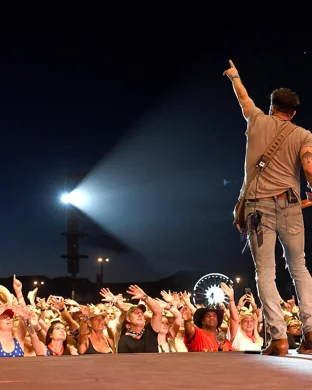 Tim McGraw & 49 Winchester